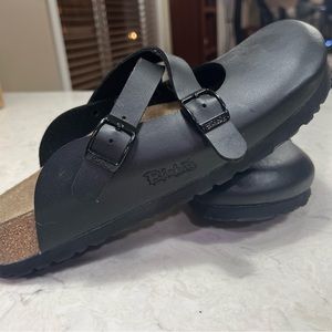 Birki's by Birkenstock Dorian Black Birkoflor
Clogs